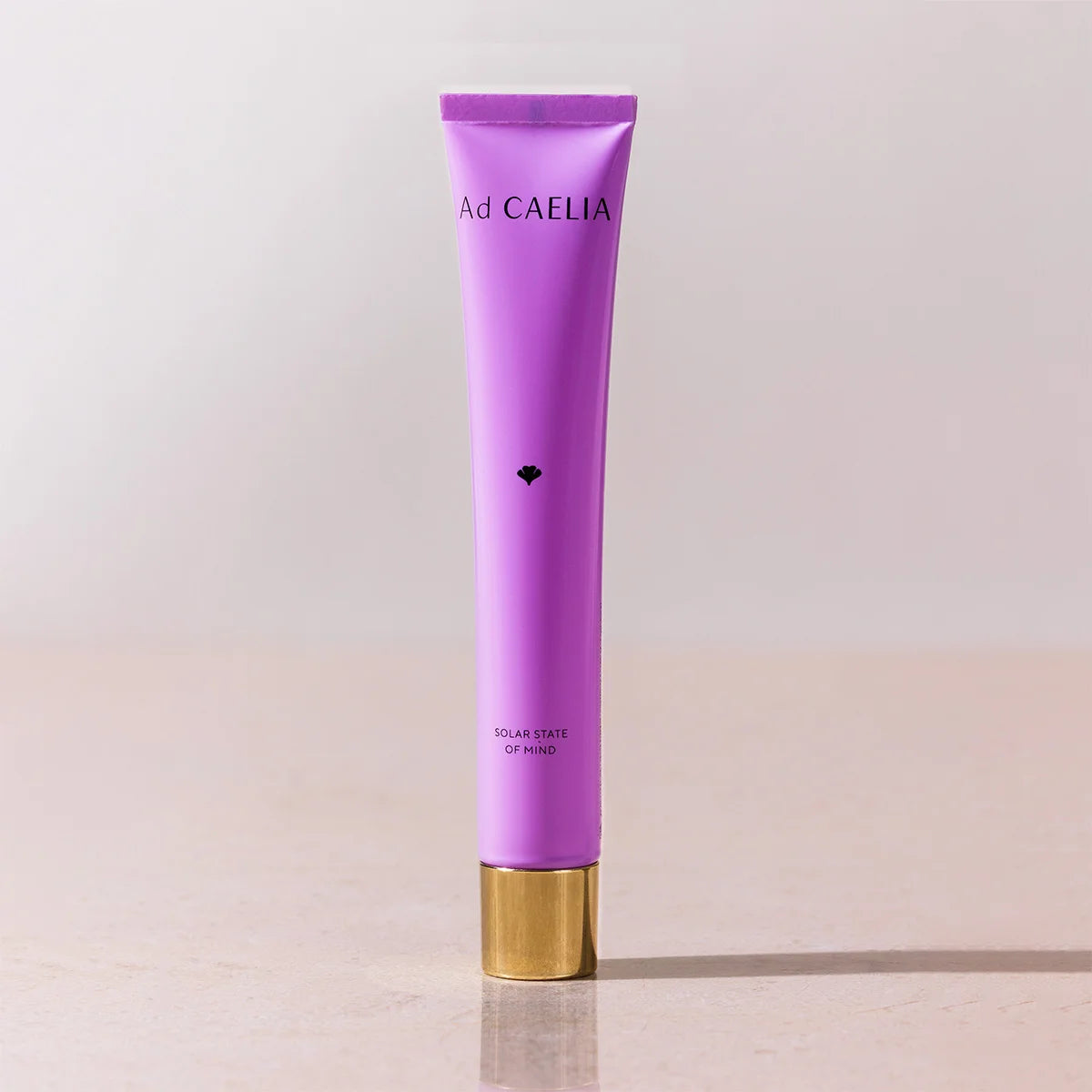 Crème solaire visage SPF 50 Ad CAELIA sans trace blanche, packshot du flacon