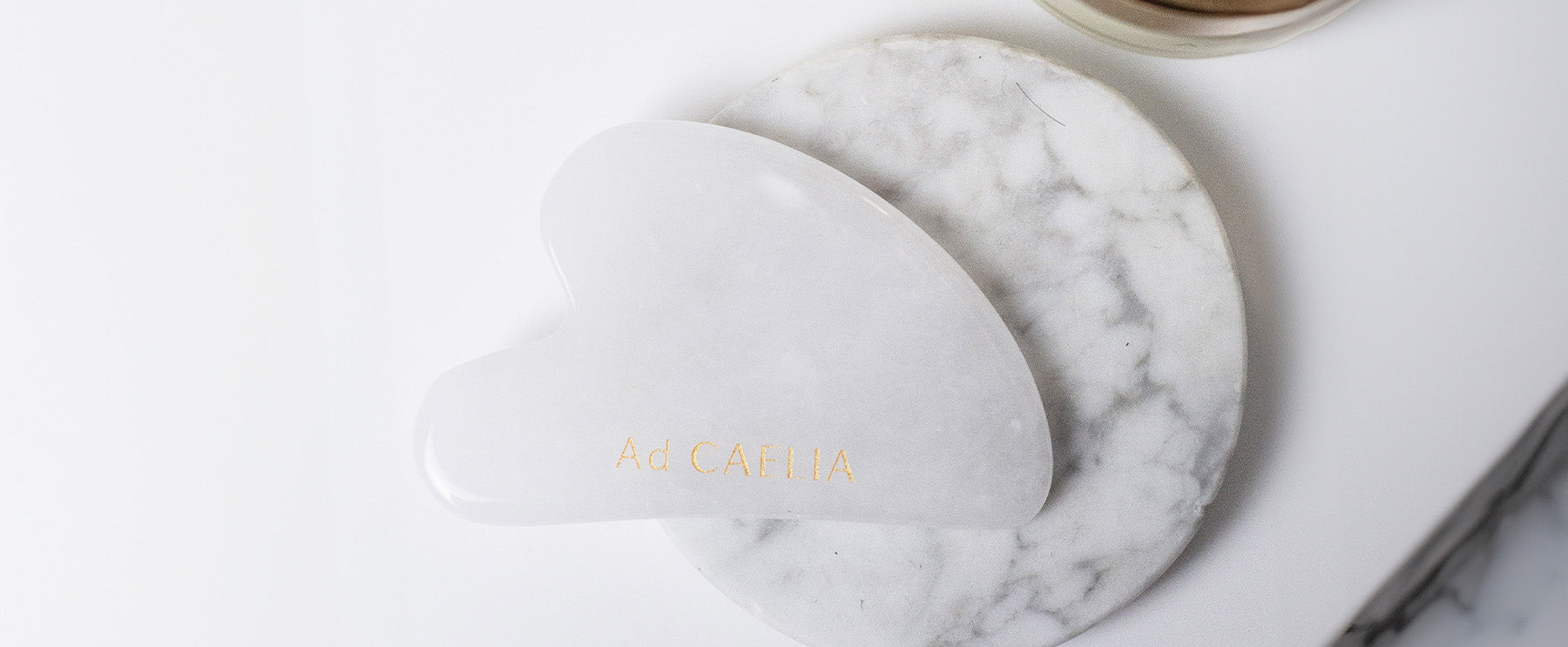 Le Gua Sha et la circulation sanguine : l’accessoire sublimant