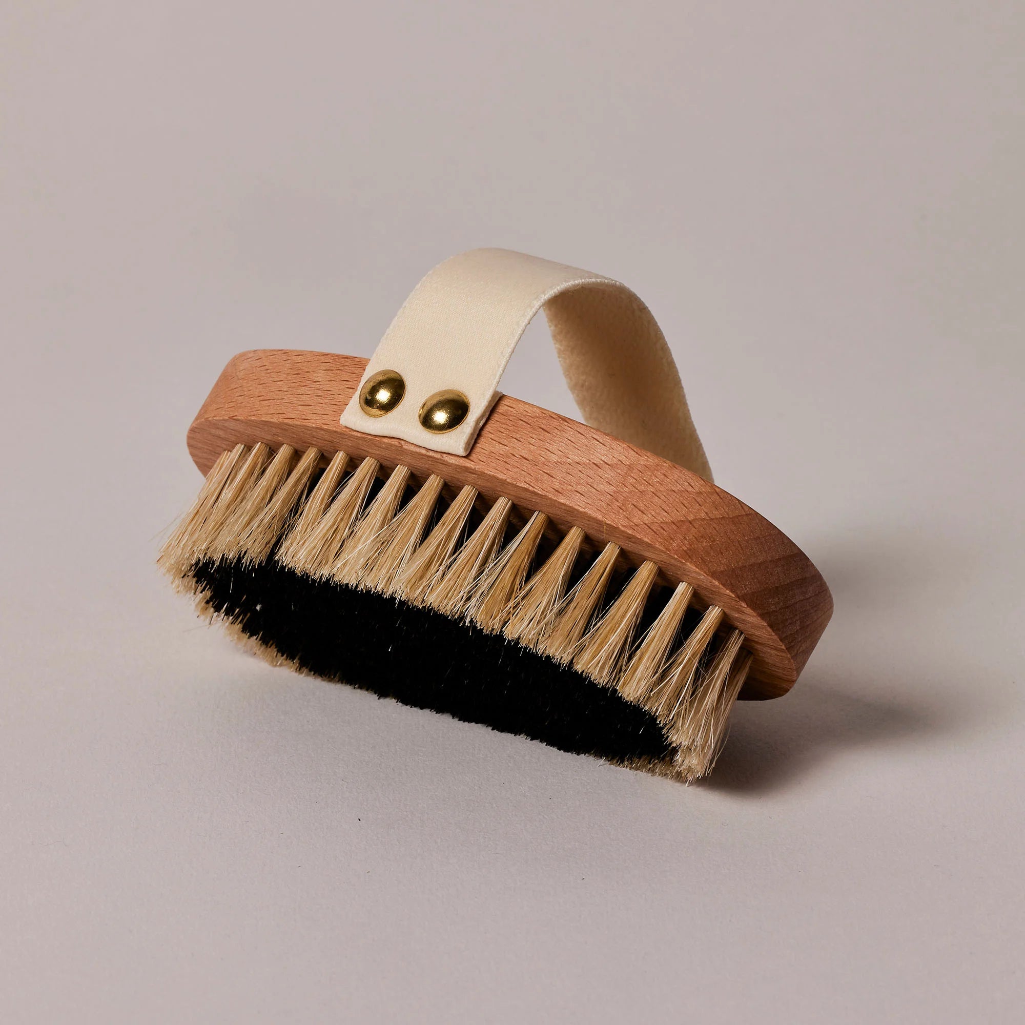 Brosse rituel détox & éclat pour le corps Ad CAELIA